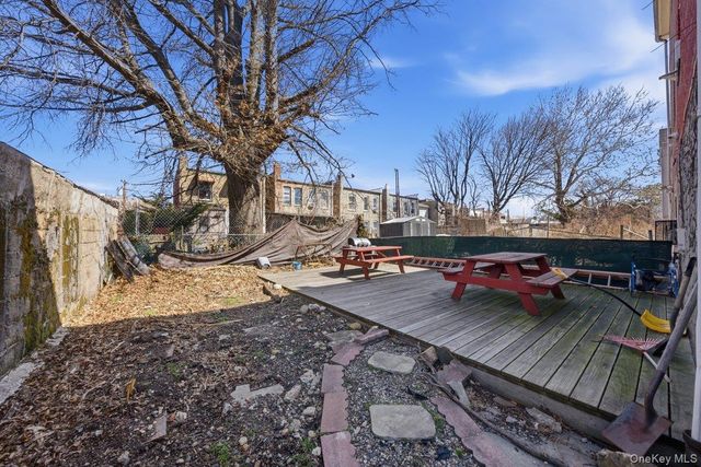 811 E 228th Street, Bronx, NY 10466