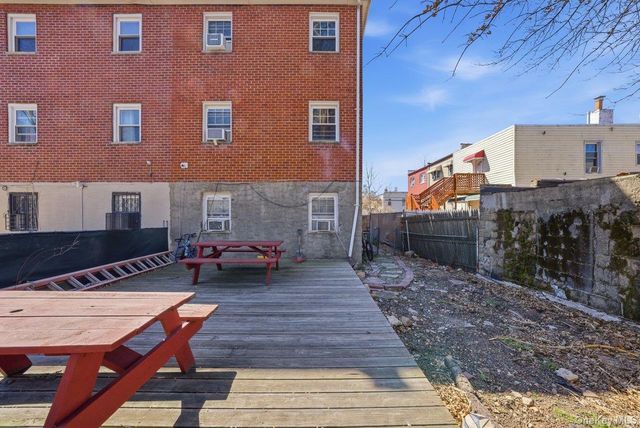 811 E 228th Street, Bronx, NY 10466