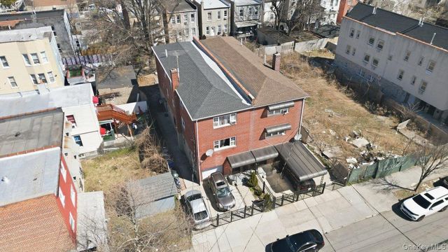 811 E 228th Street, Bronx, NY 10466