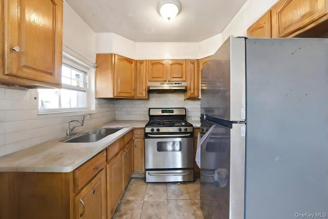 811 E 228th Street, Bronx, NY 10466