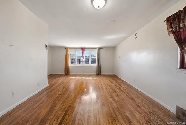 811 E 228th Street, Bronx, NY 10466