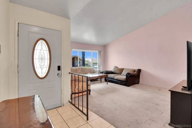 10252 Lairwood, Santee, CA 92071