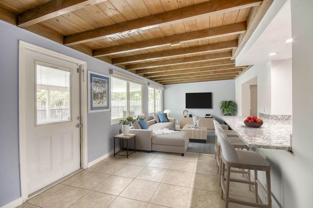 4359 Daffodil Circle N, Palm Beach Gardens, FL 33410