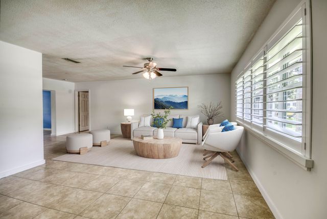 4359 Daffodil Circle N, Palm Beach Gardens, FL 33410