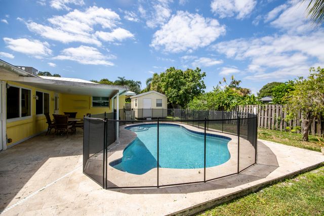 4359 Daffodil Circle N, Palm Beach Gardens, FL 33410