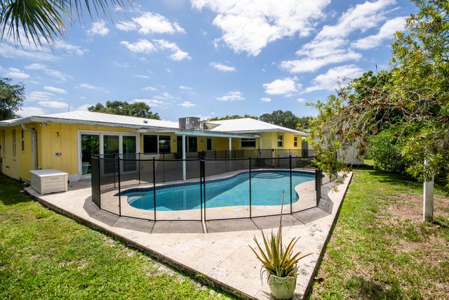 4359 Daffodil Circle N, Palm Beach Gardens, FL 33410