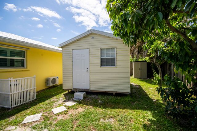 4359 Daffodil Circle N, Palm Beach Gardens, FL 33410