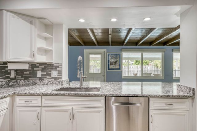 4359 Daffodil Circle N, Palm Beach Gardens, FL 33410