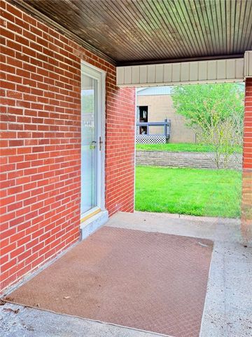 804 Grand Avenue, Aliquippa, PA 15001