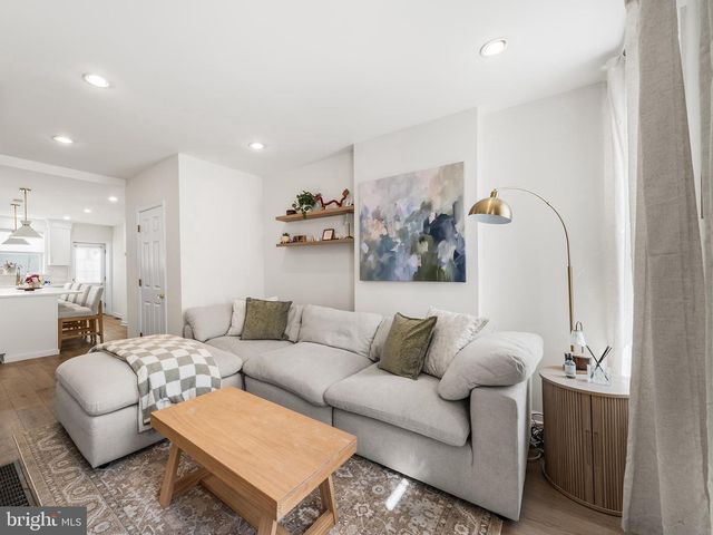 2061 SAINT ALBANS ST, Philadelphia, PA 19146