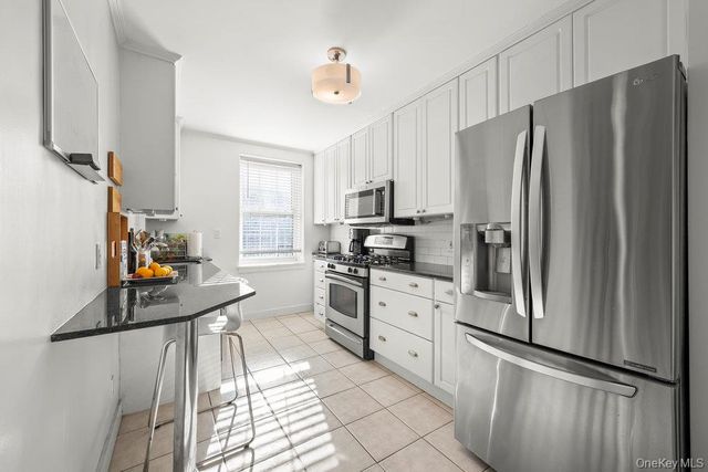 3 Alden Place 3A, Bronxville, NY 10708