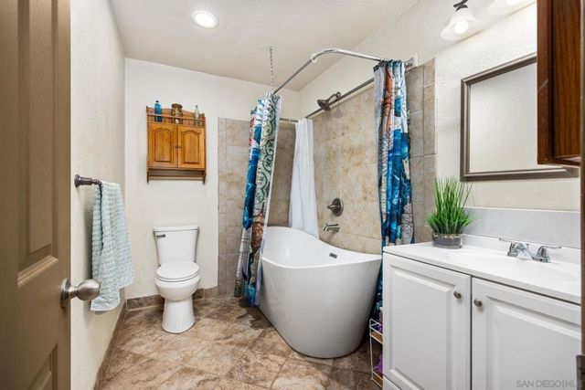 14416 Willow Rd, Lakeside, CA 92040