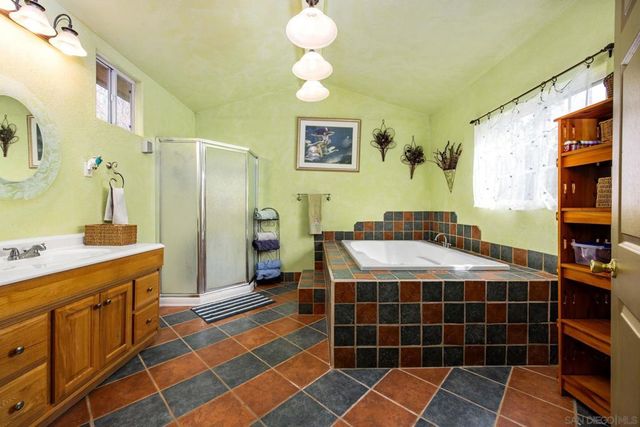 14416 Willow Rd, Lakeside, CA 92040