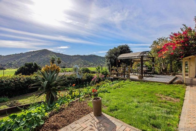 14416 Willow Rd, Lakeside, CA 92040