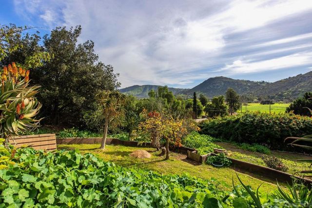 14416 Willow Rd, Lakeside, CA 92040