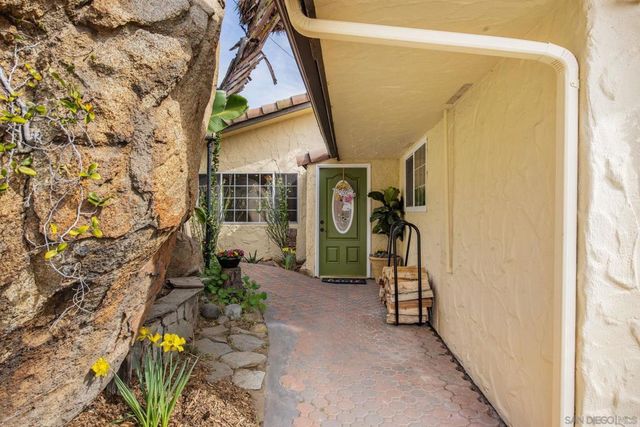 14416 Willow Rd, Lakeside, CA 92040