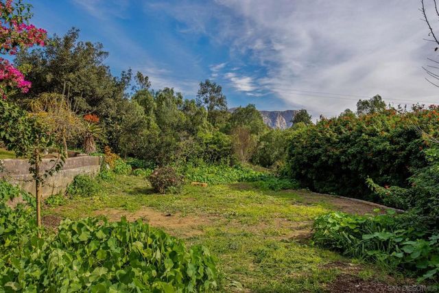 14416 Willow Rd, Lakeside, CA 92040