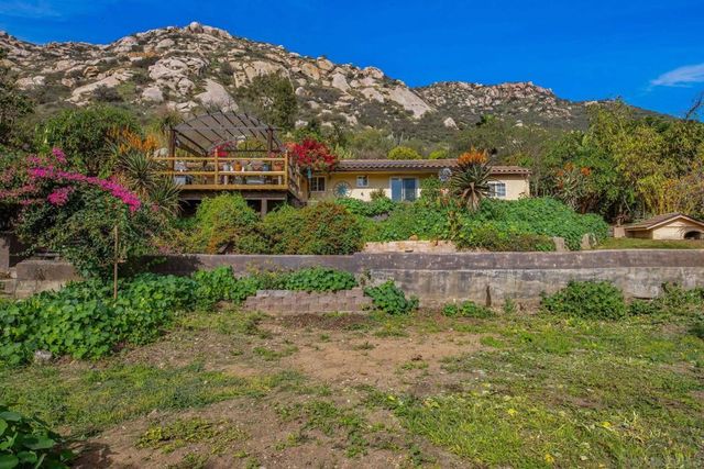 14416 Willow Rd, Lakeside, CA 92040