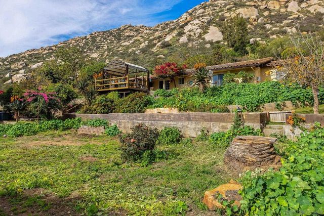 14416 Willow Rd, Lakeside, CA 92040