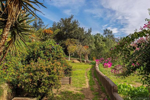 14416 Willow Rd, Lakeside, CA 92040