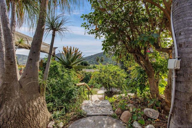 14416 Willow Rd, Lakeside, CA 92040