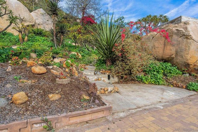 14416 Willow Rd, Lakeside, CA 92040