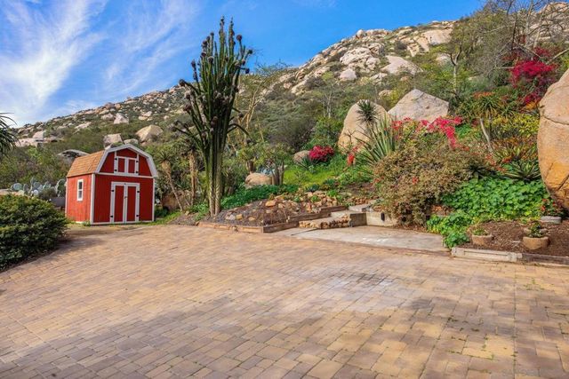 14416 Willow Rd, Lakeside, CA 92040