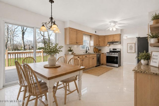 3 Manalapan Woods Drive, Manalapan, NJ 07726