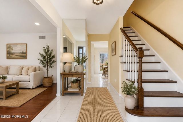 3 Manalapan Woods Drive, Manalapan, NJ 07726