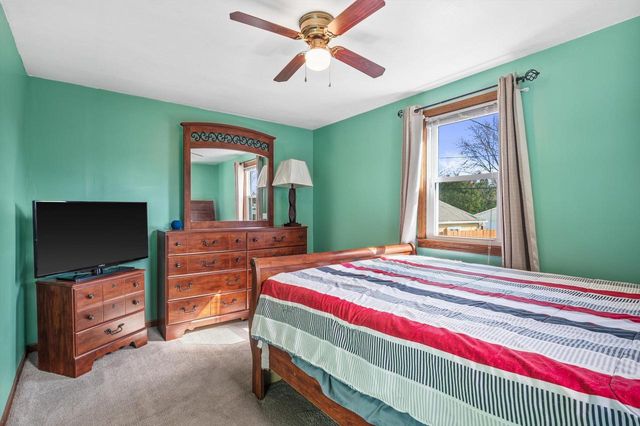 3528 S 33rd STREET, Greenfield, WI 53221