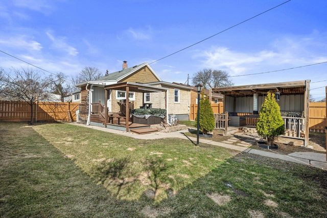 3528 S 33rd STREET, Greenfield, WI 53221