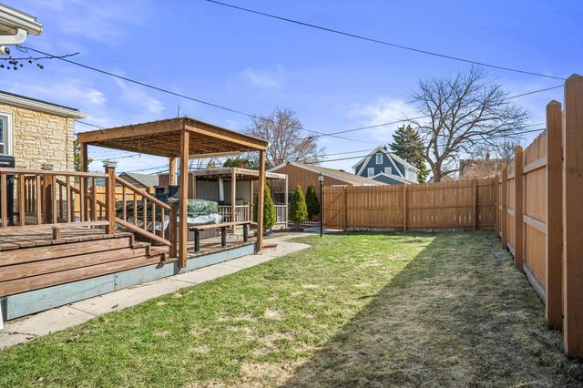 3528 S 33rd STREET, Greenfield, WI 53221