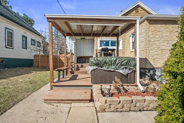 3528 S 33rd STREET, Greenfield, WI 53221