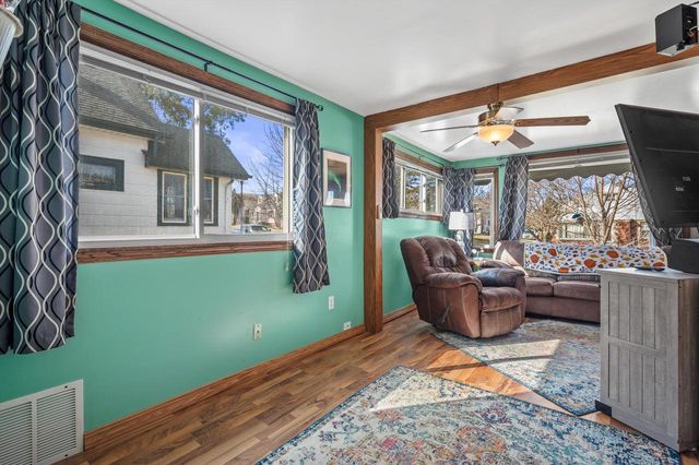 3528 S 33rd STREET, Greenfield, WI 53221