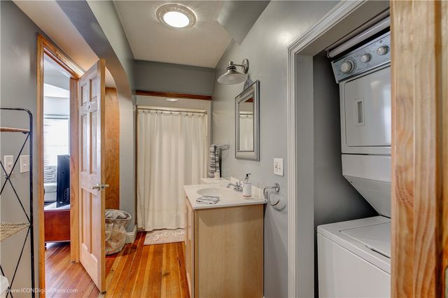 9 Waites Wharf 1, Newport, RI 02840