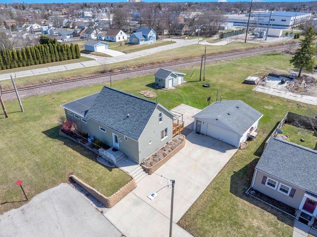 1913 Elm AVENUE, Sheboygan, WI 53081