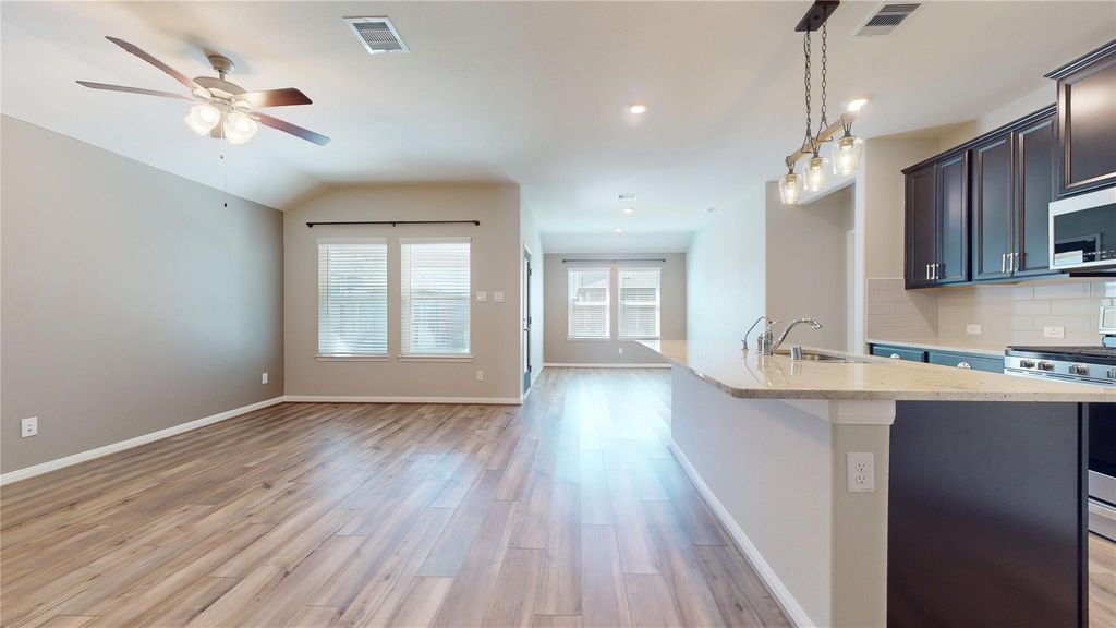 1014 Barstow Drive, Rosharon, TX 77583