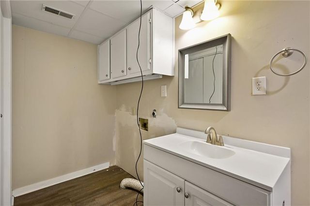 153 SE 125 Road, Warrensburg, MO 64093