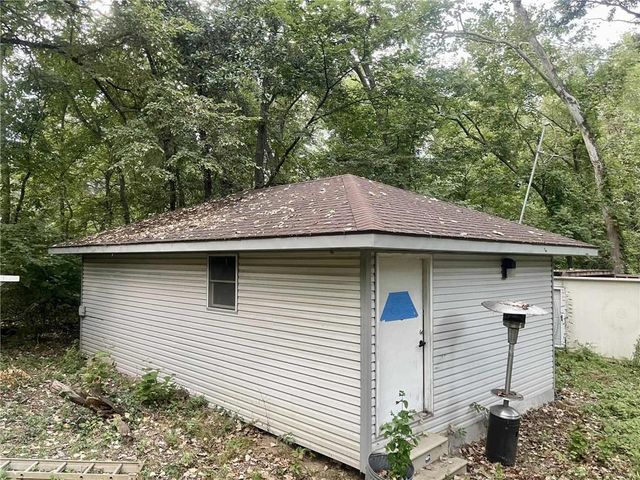 153 SE 125 Road, Warrensburg, MO 64093