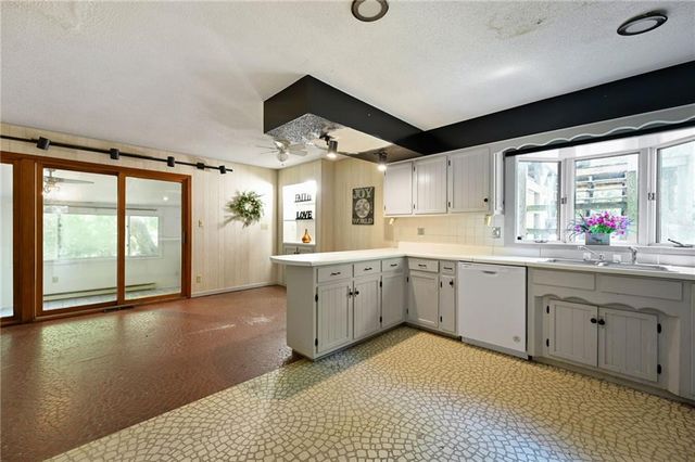 153 SE 125 Road, Warrensburg, MO 64093