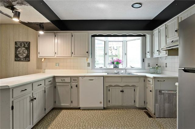 153 SE 125 Road, Warrensburg, MO 64093