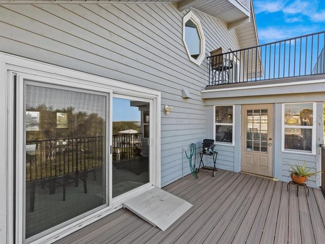 1614 SEA BREEZE DRIVE, Tarpon Springs, FL 34689
