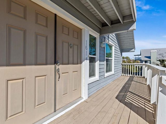 1614 SEA BREEZE DRIVE, Tarpon Springs, FL 34689