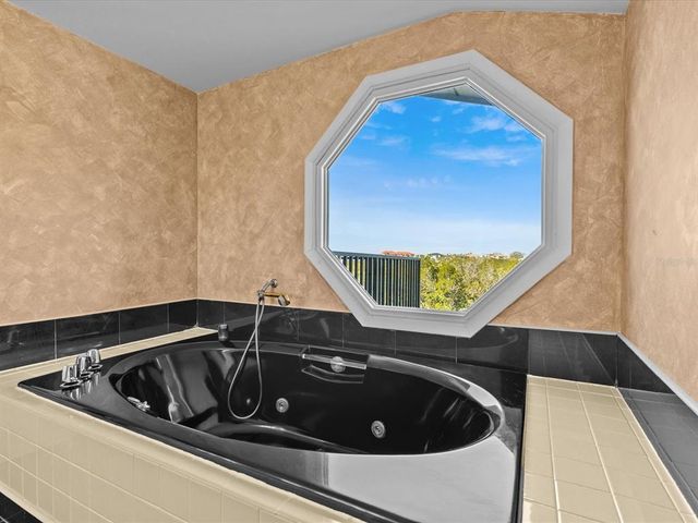 1614 SEA BREEZE DRIVE, Tarpon Springs, FL 34689
