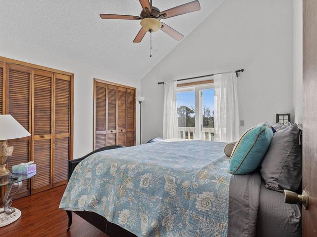 1614 SEA BREEZE DRIVE, Tarpon Springs, FL 34689