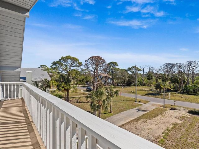 1614 SEA BREEZE DRIVE, Tarpon Springs, FL 34689