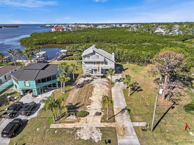 1614 SEA BREEZE DRIVE, Tarpon Springs, FL 34689