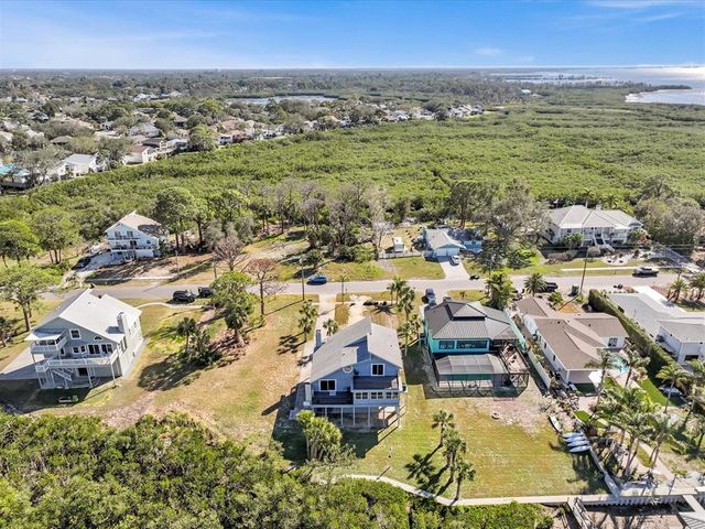 1614 SEA BREEZE DRIVE, Tarpon Springs, FL 34689