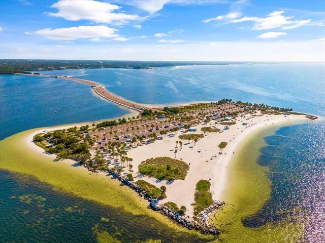 1614 SEA BREEZE DRIVE, Tarpon Springs, FL 34689