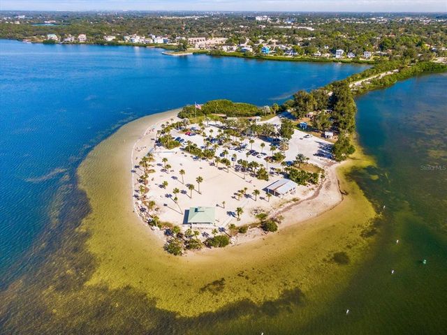 1614 SEA BREEZE DRIVE, Tarpon Springs, FL 34689